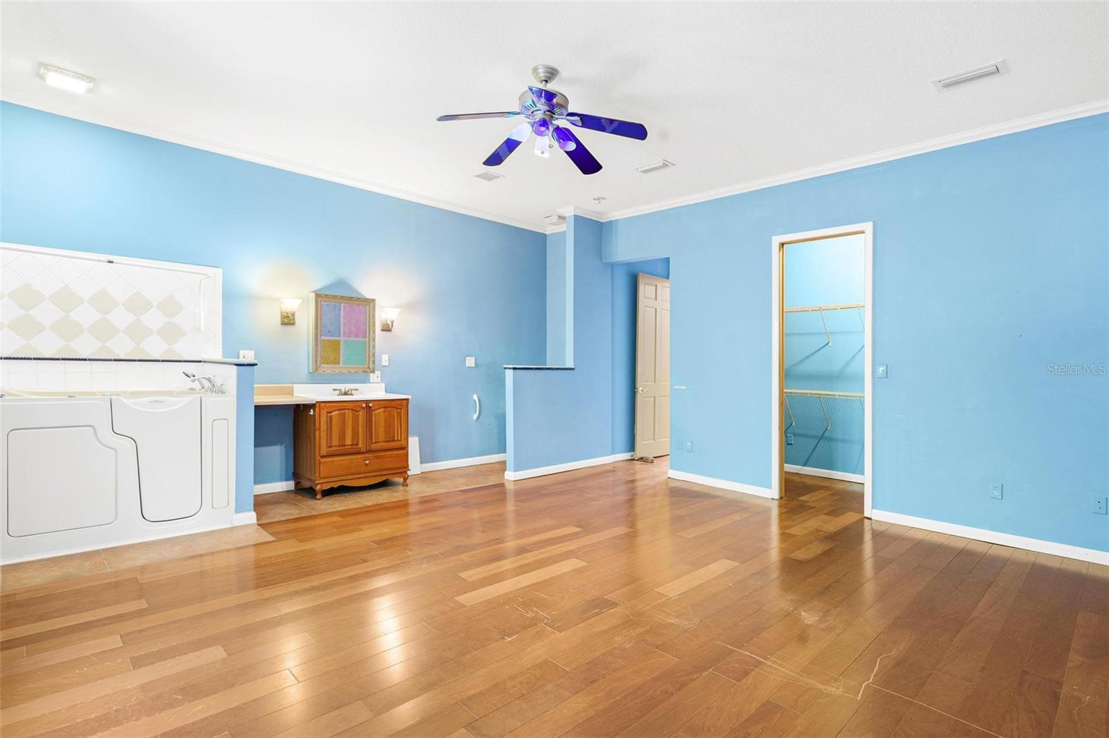 2400 N GRIFFIN DR, LEESBURG, FL, 34748