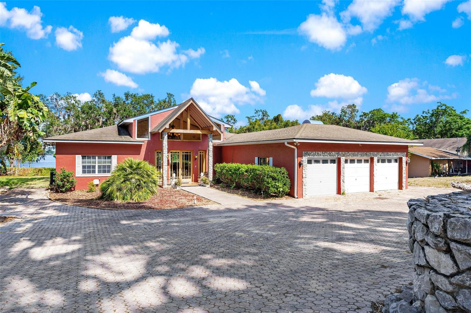 2400 N GRIFFIN DR, LEESBURG, FL, 34748