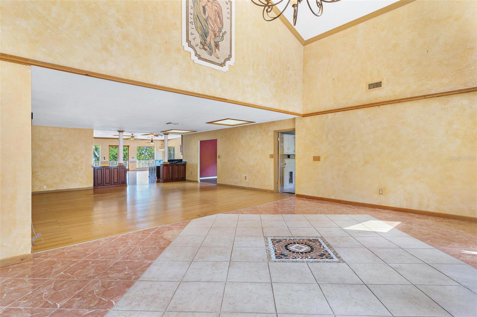 2400 N GRIFFIN DR, LEESBURG, FL, 34748