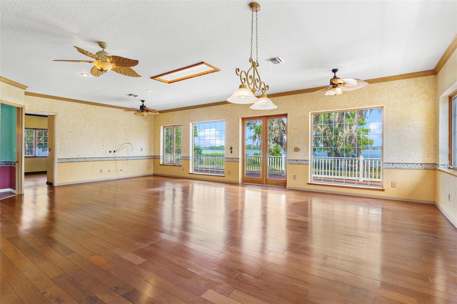 2400 N GRIFFIN DR, LEESBURG, FL, 34748