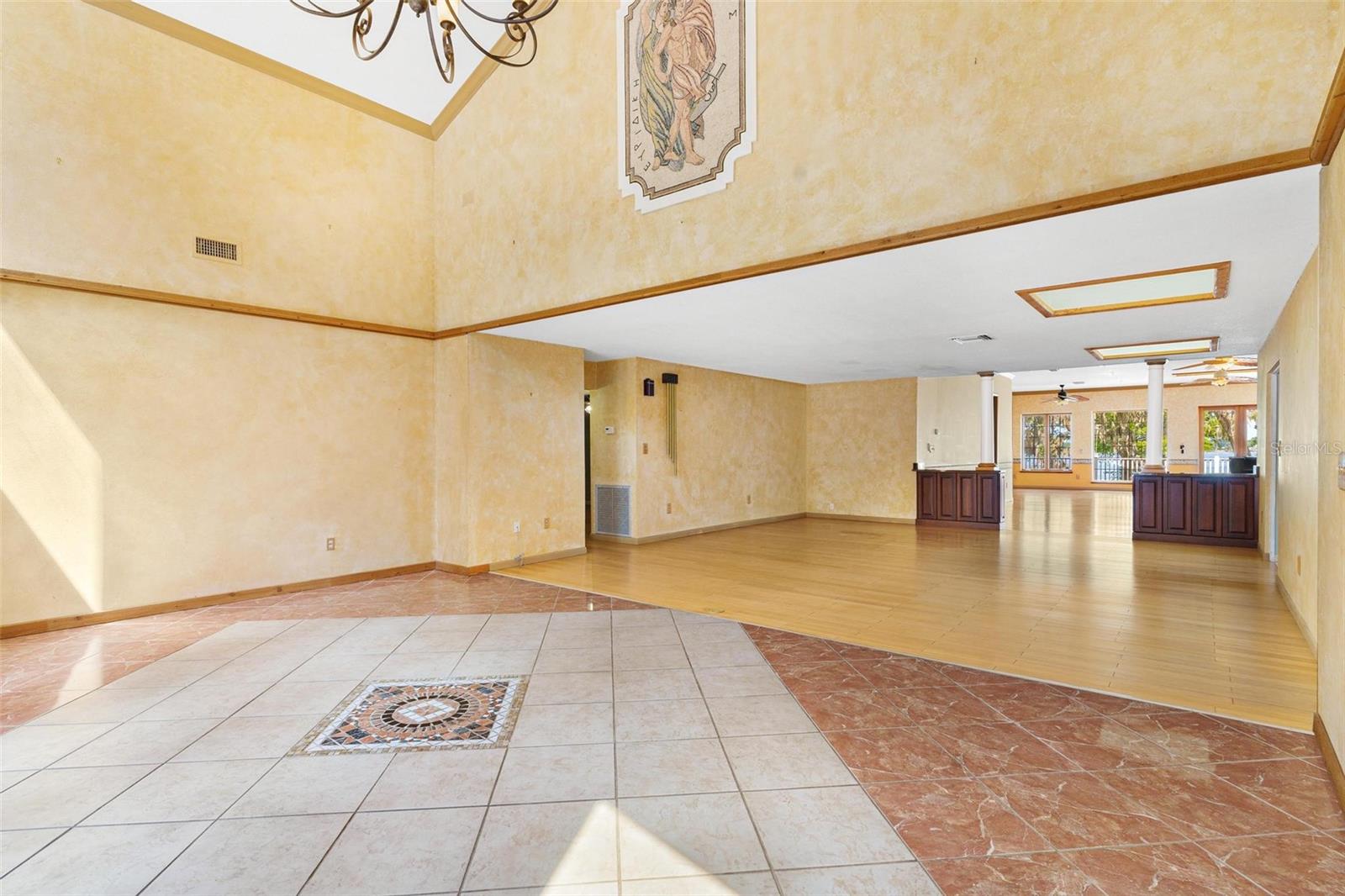 2400 N GRIFFIN DR, LEESBURG, FL, 34748