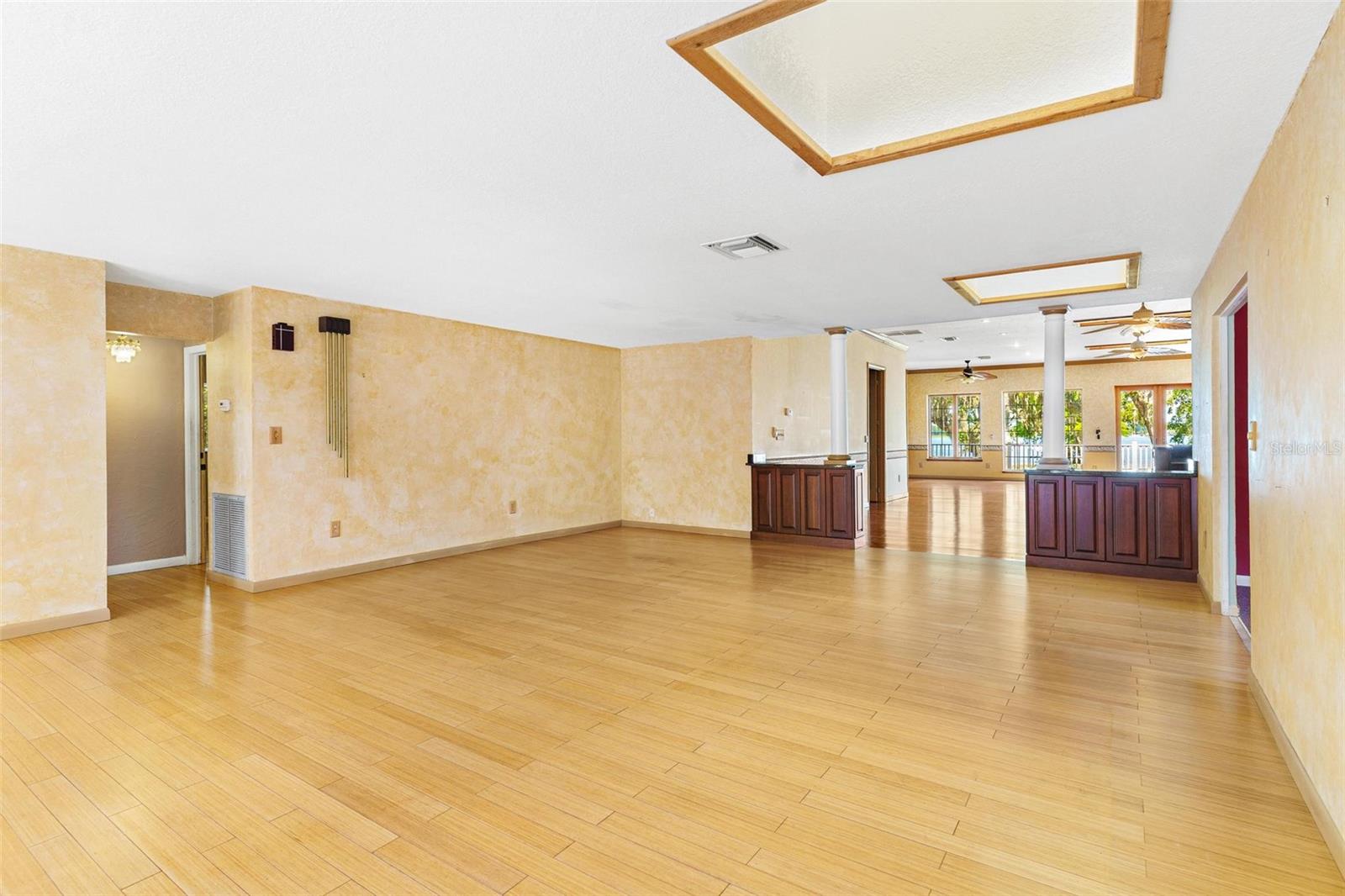 2400 N GRIFFIN DR, LEESBURG, FL, 34748