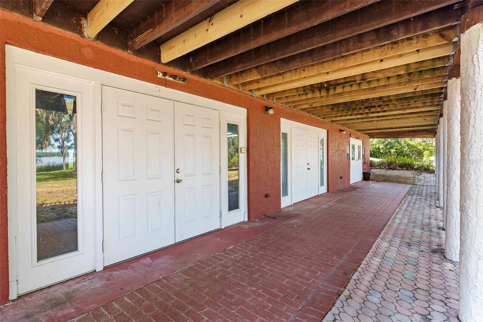 2400 N GRIFFIN DR, LEESBURG, FL, 34748