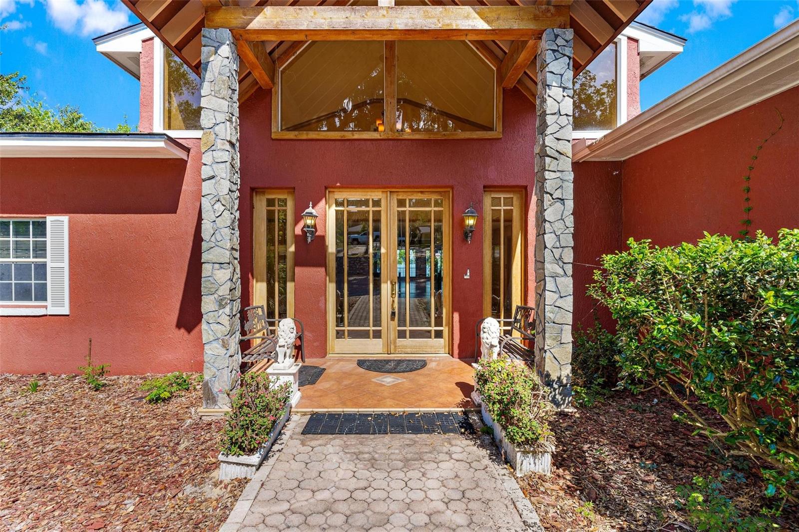 2400 N GRIFFIN DR, LEESBURG, FL, 34748