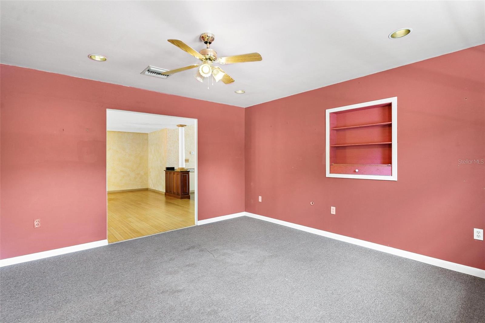 2400 N GRIFFIN DR, LEESBURG, FL, 34748