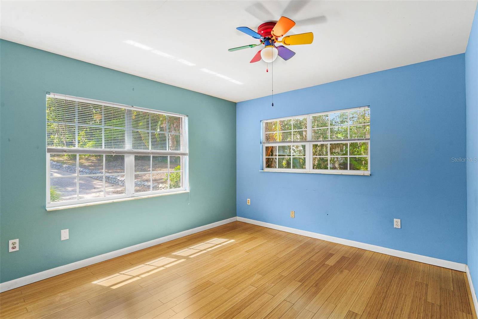 2400 N GRIFFIN DR, LEESBURG, FL, 34748