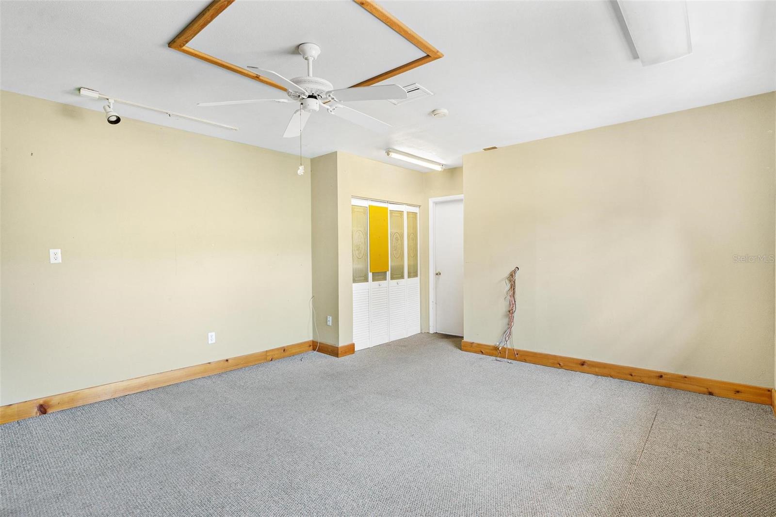 2400 N GRIFFIN DR, LEESBURG, FL, 34748