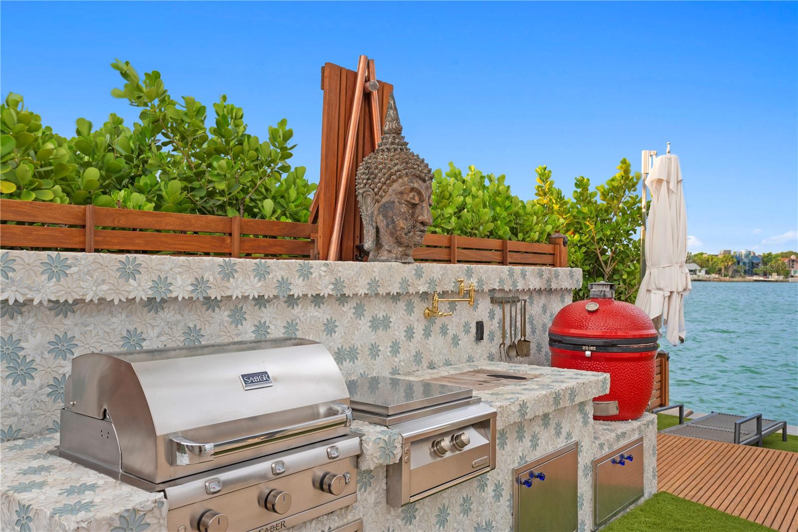 TB8379196 Property Photo