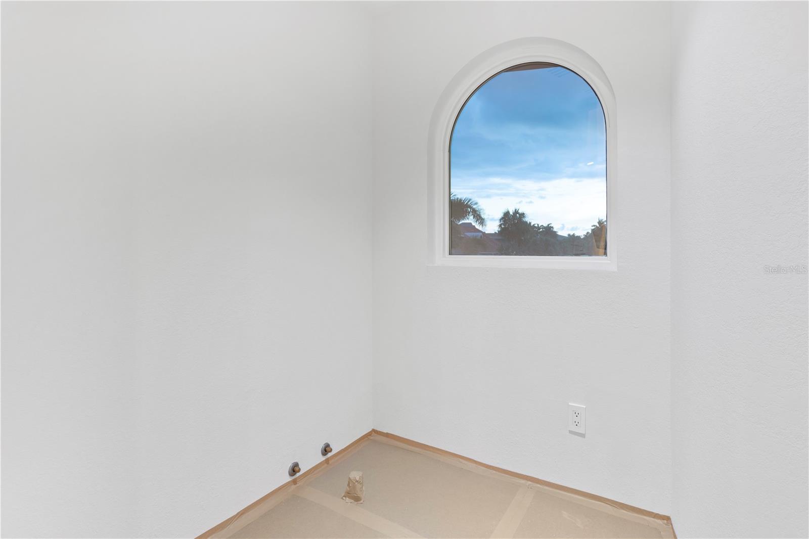 TB8379196 Property Photo