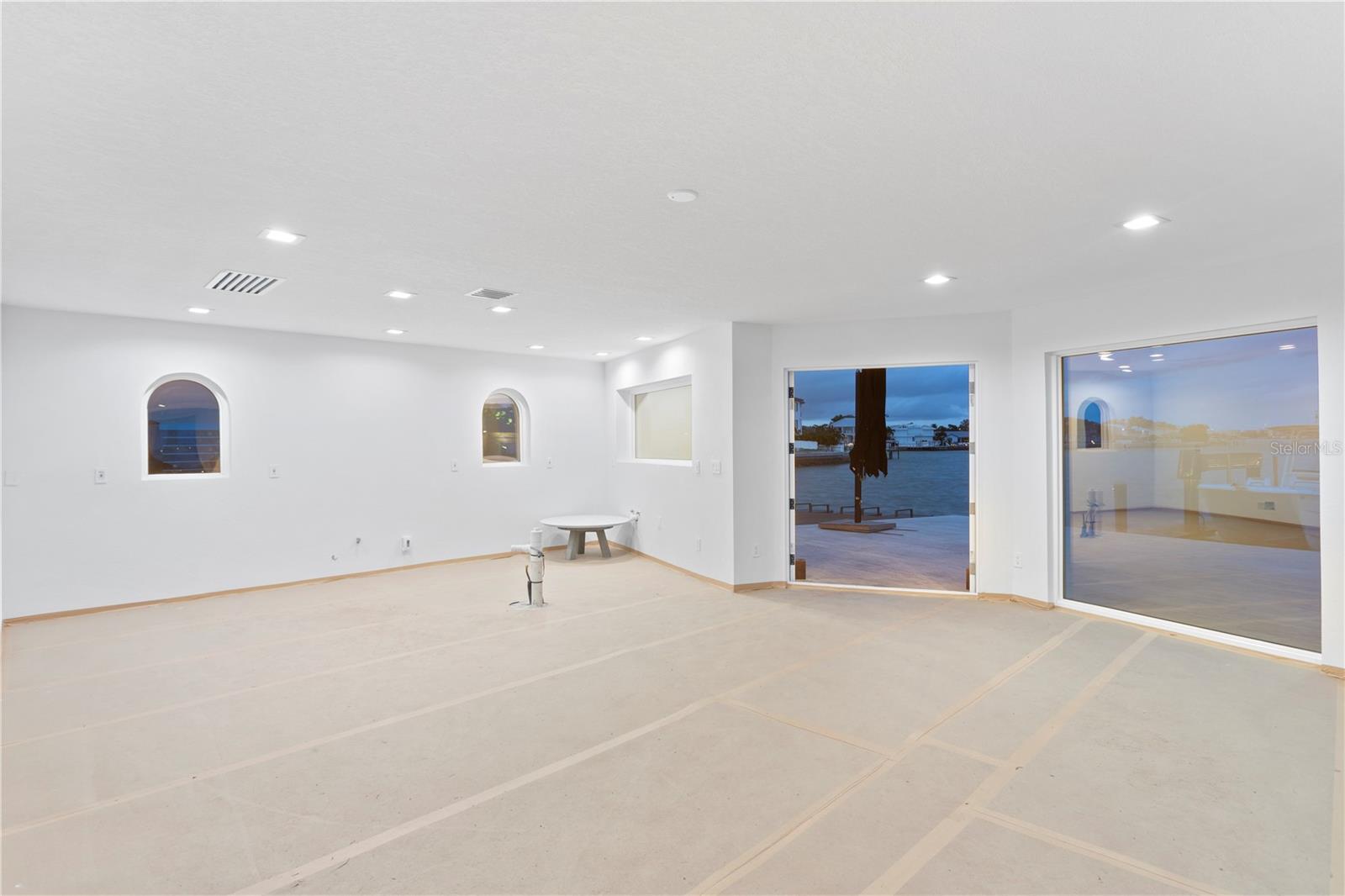 TB8379196 Property Photo