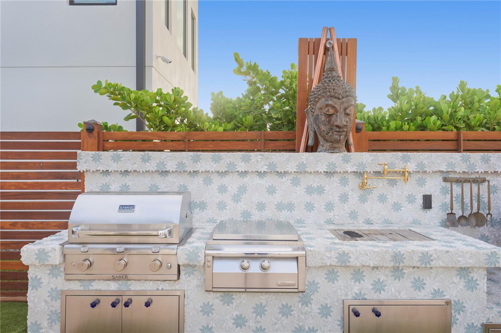 TB8379196 Property Photo