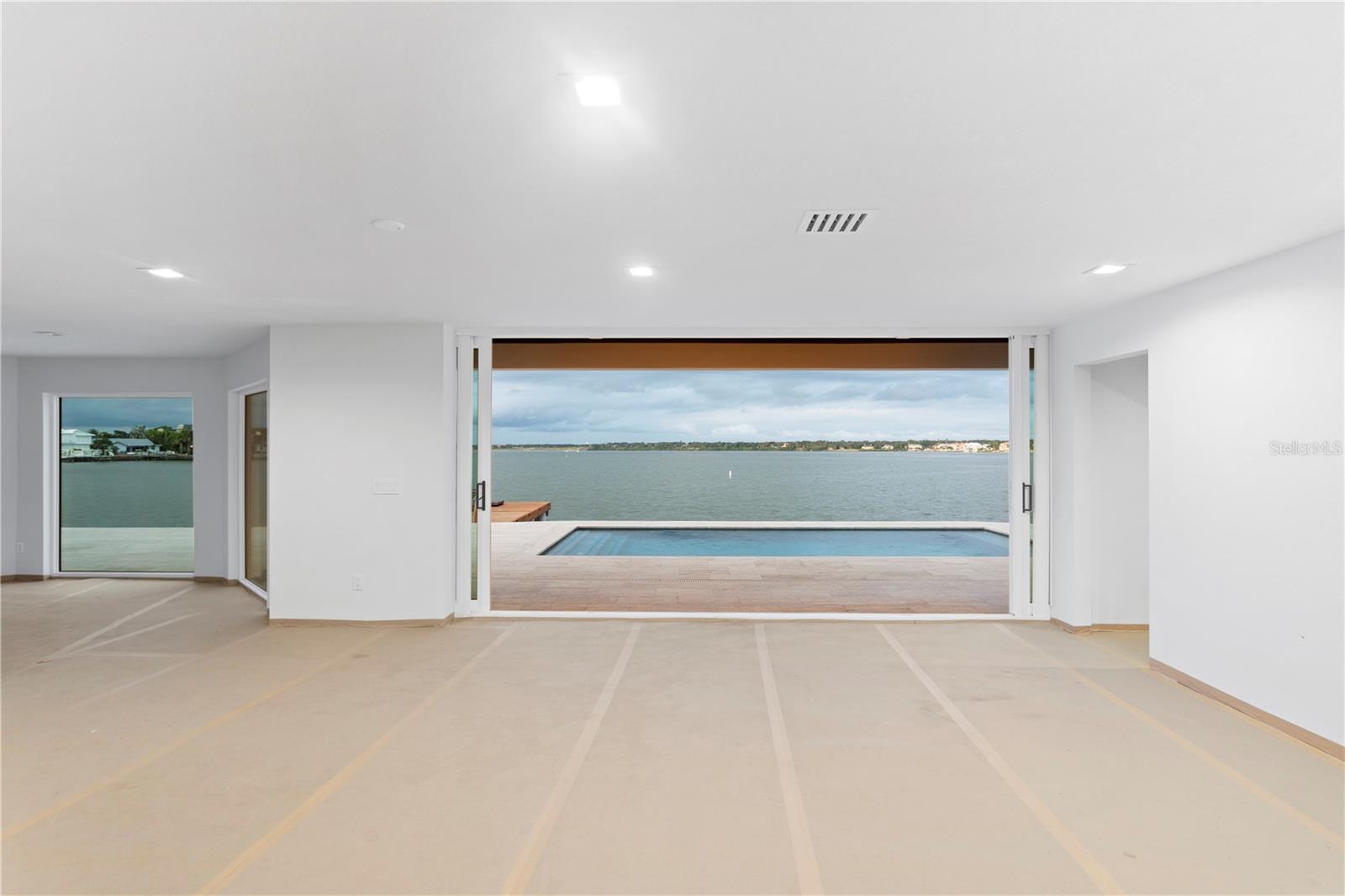 TB8379196 Property Photo