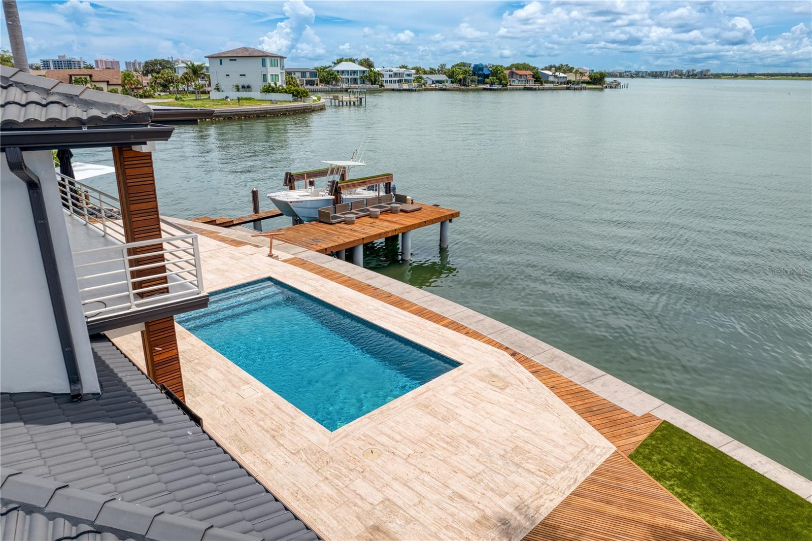 TB8379196 Property Photo