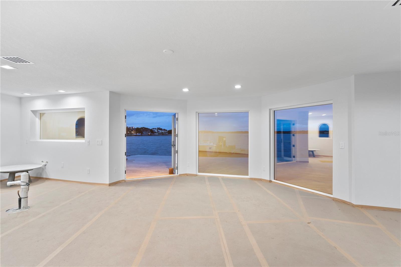 TB8379196 Property Photo