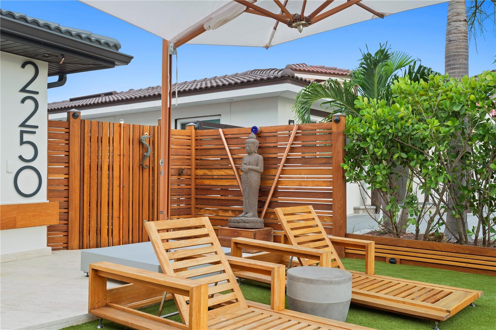 TB8379196 Property Photo