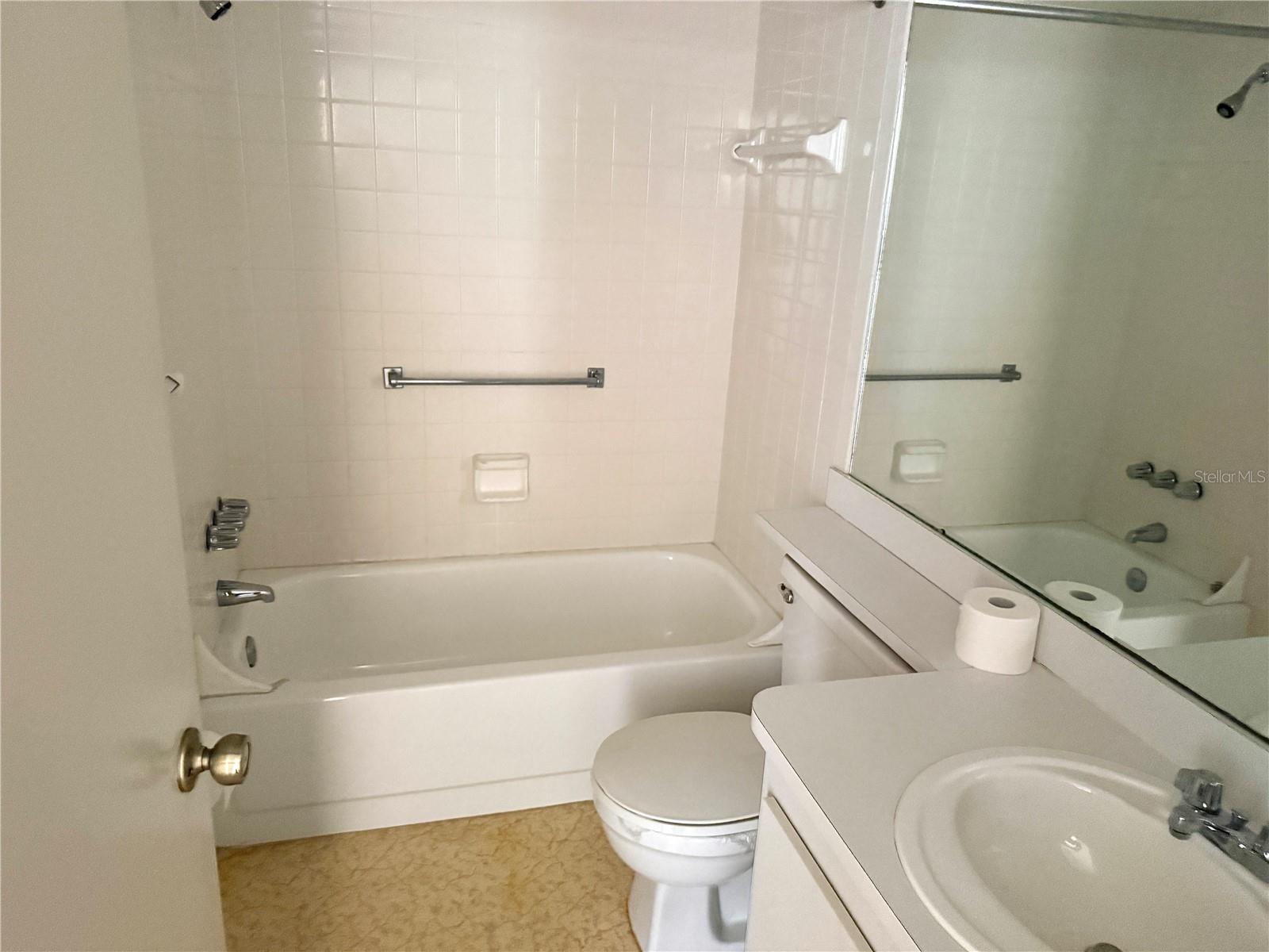425 30TH AVE W #C204, BRADENTON, FL, 34205