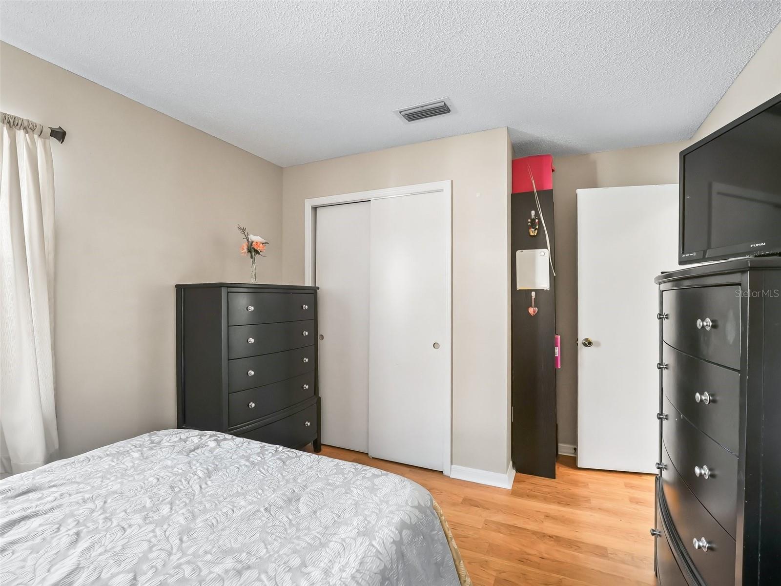 919 MEDIRA DR, THE VILLAGES, FL, 32159