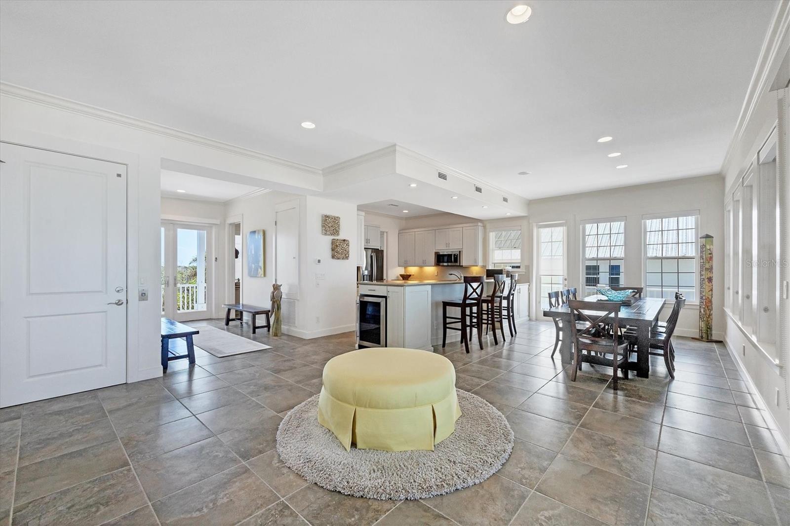 D6142123 Property Photo