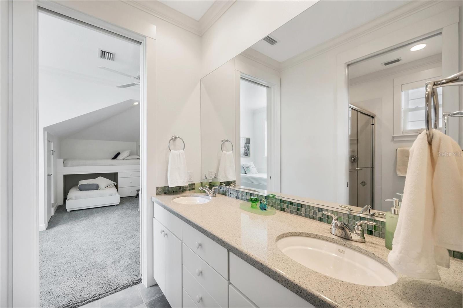 D6142123 Property Photo