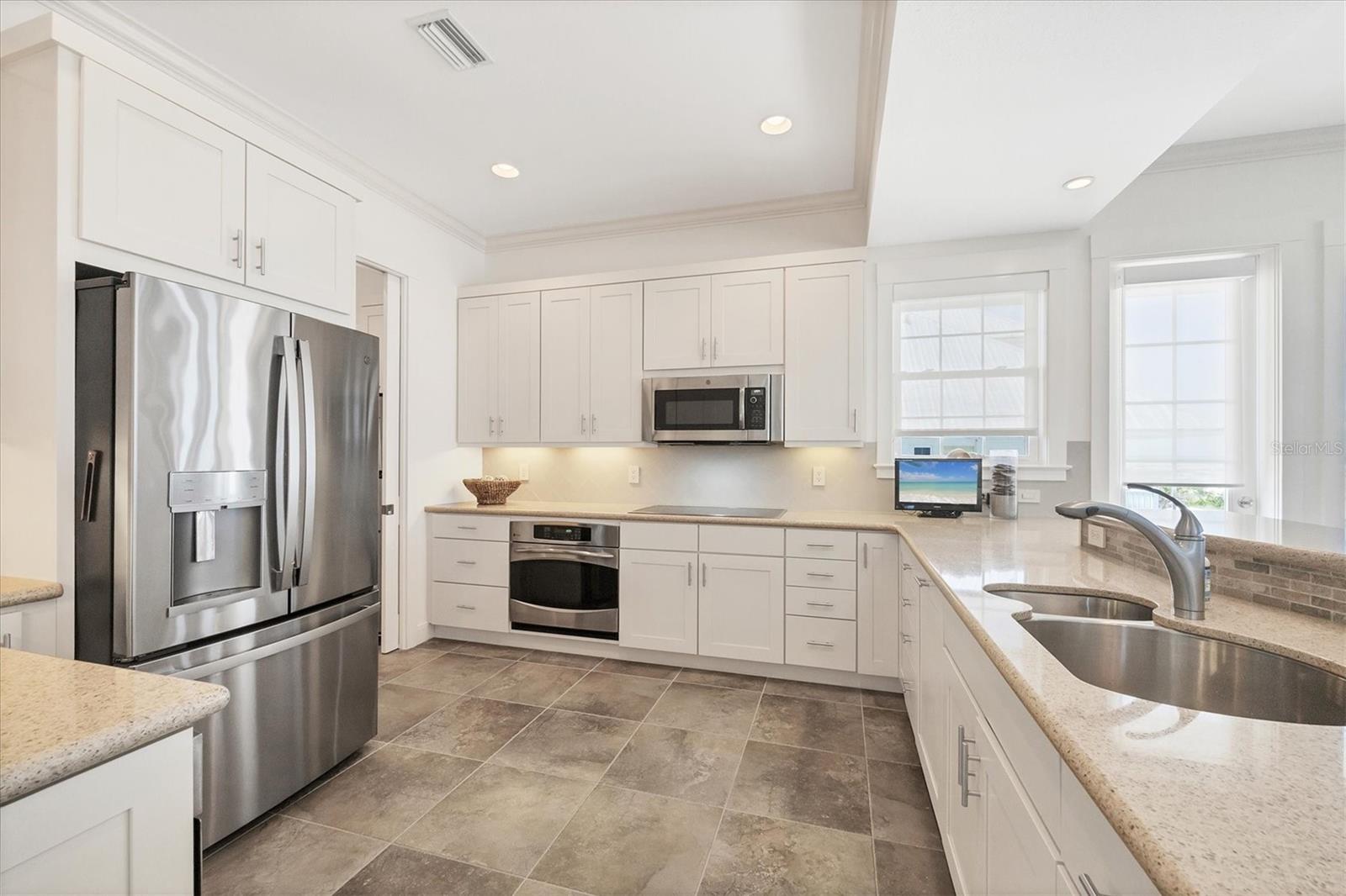 D6142123 Property Photo