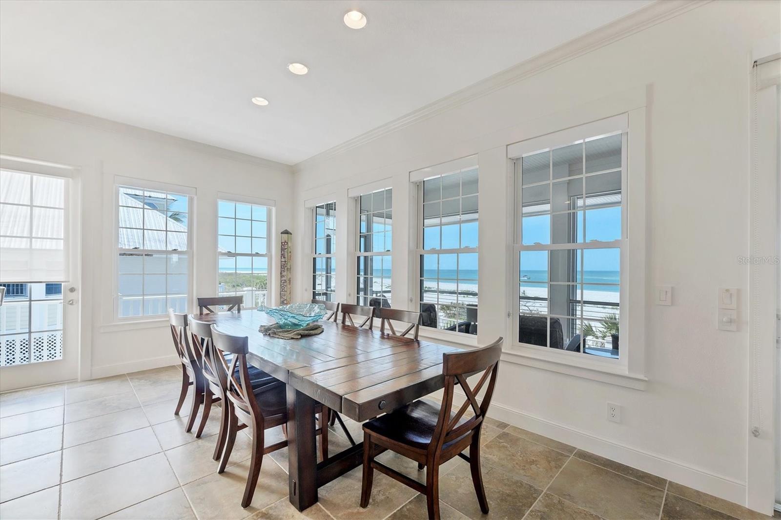 D6142123 Property Photo