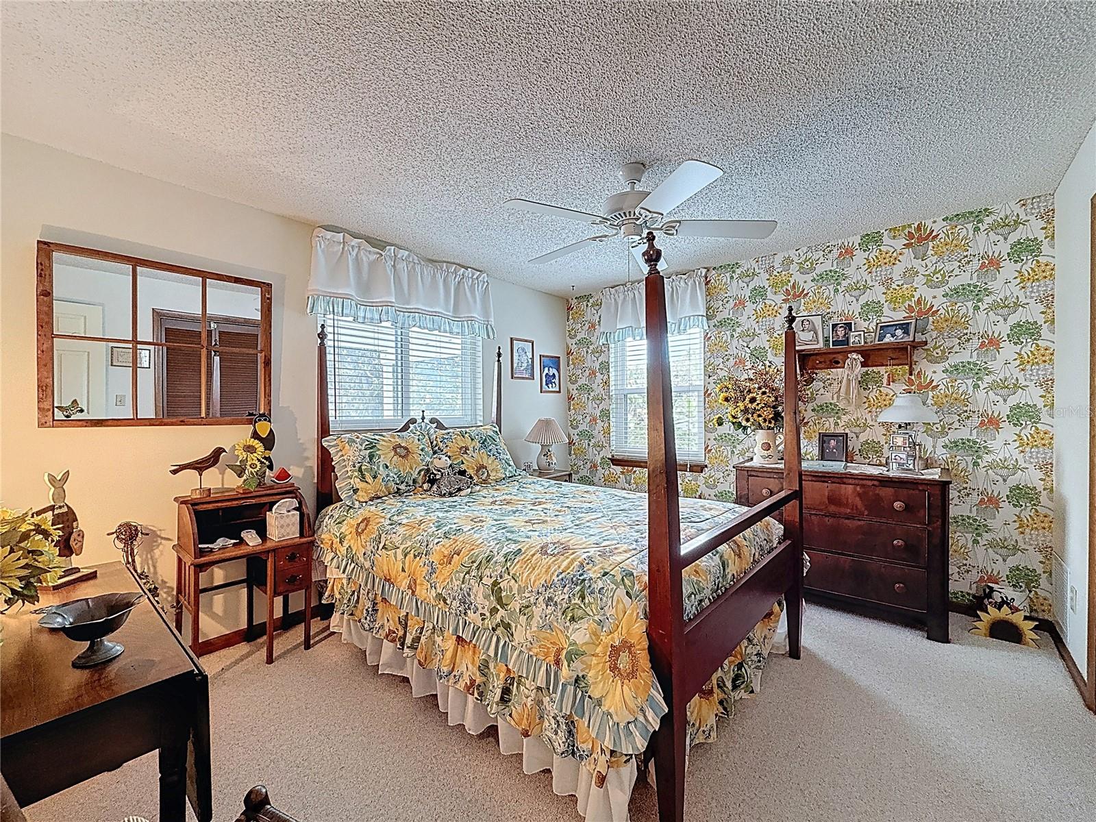 75 N CANAL DR, PALM HARBOR, FL, 34684