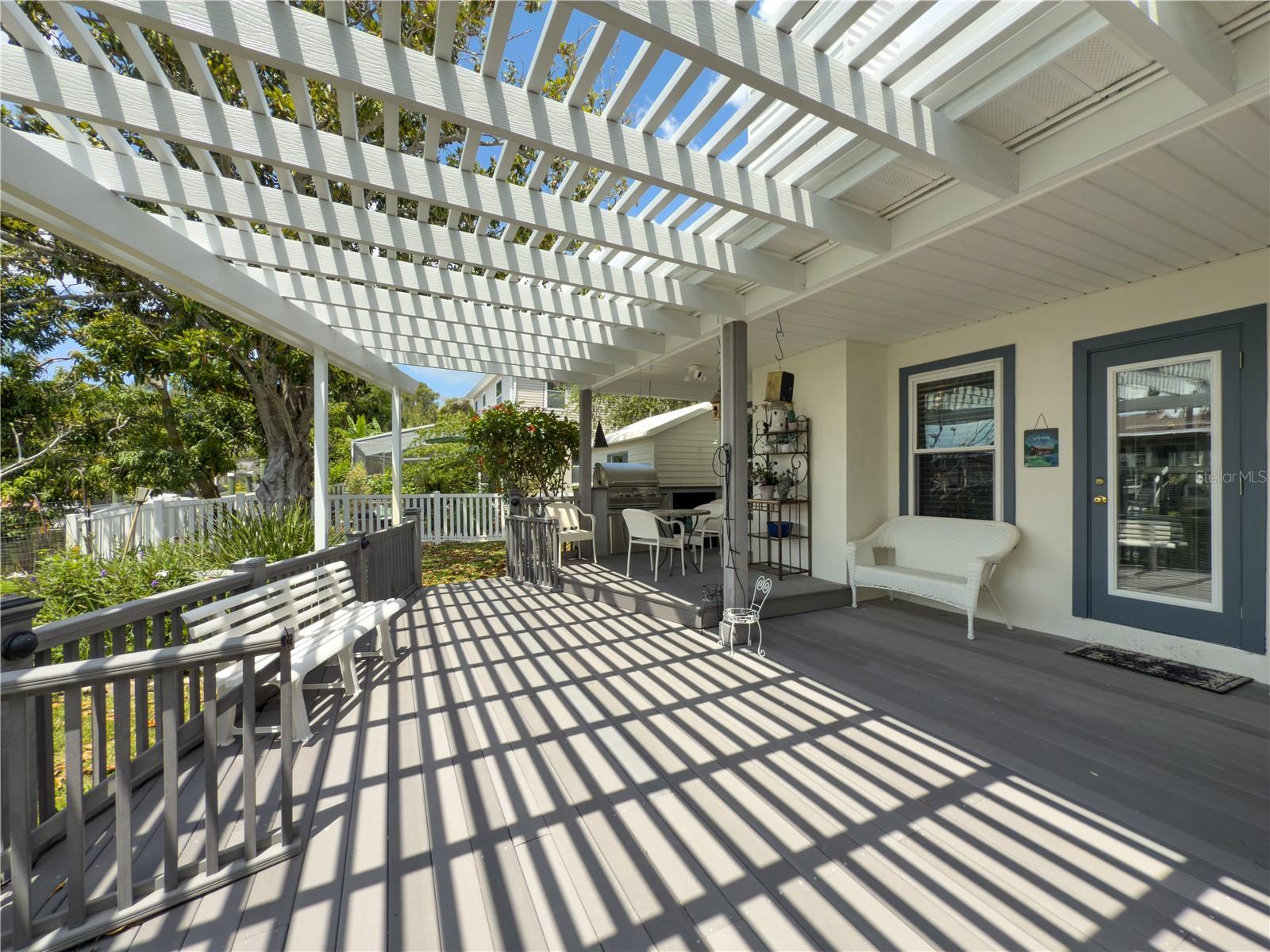 75 N CANAL DR, PALM HARBOR, FL, 34684