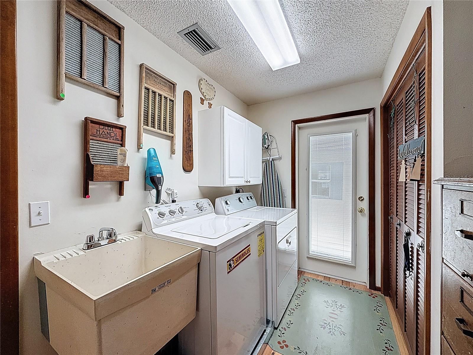 75 N CANAL DR, PALM HARBOR, FL, 34684