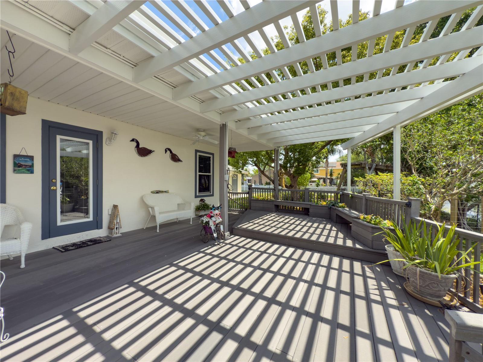 75 N CANAL DR, PALM HARBOR, FL, 34684