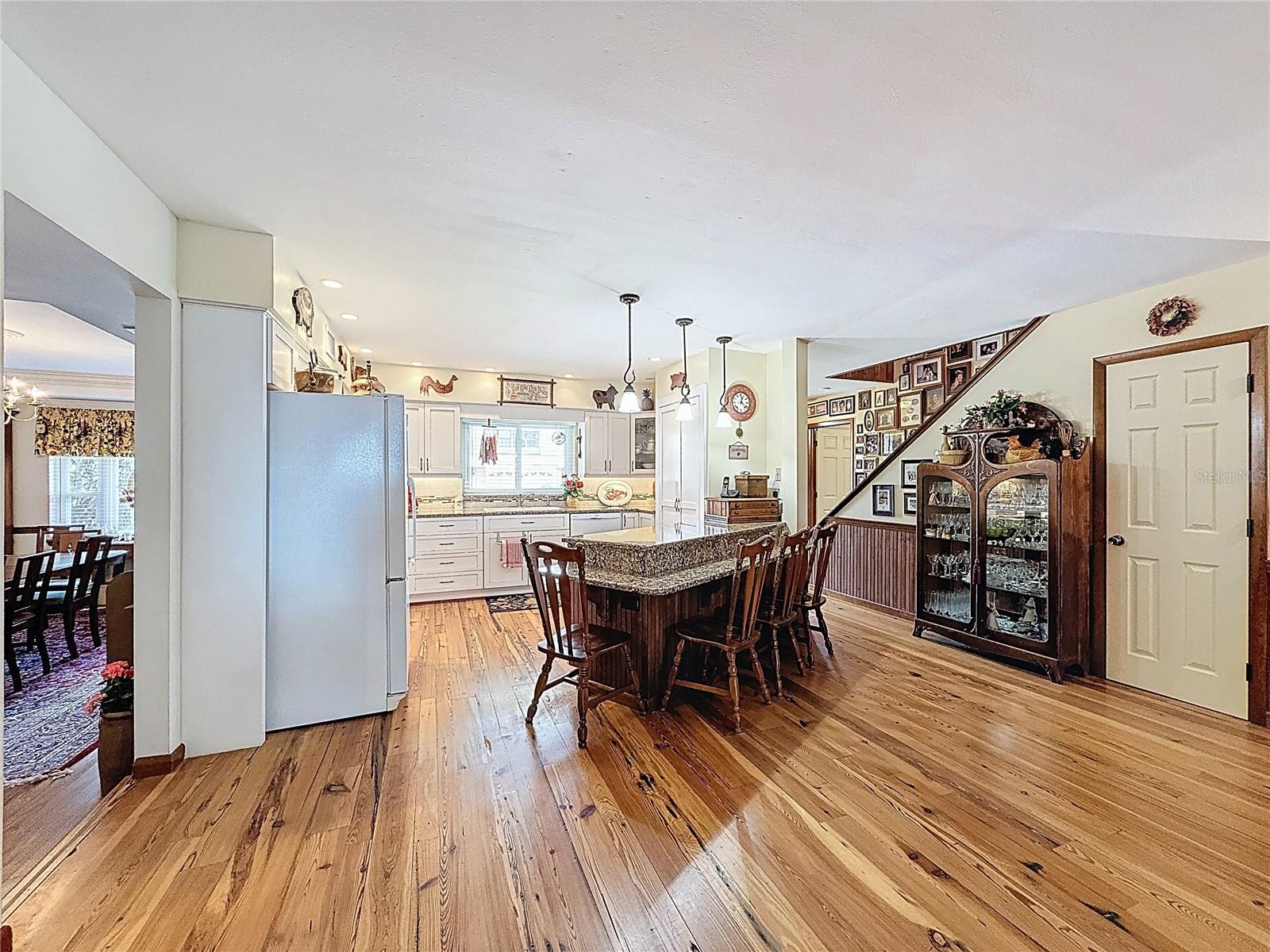 75 N CANAL DR, PALM HARBOR, FL, 34684