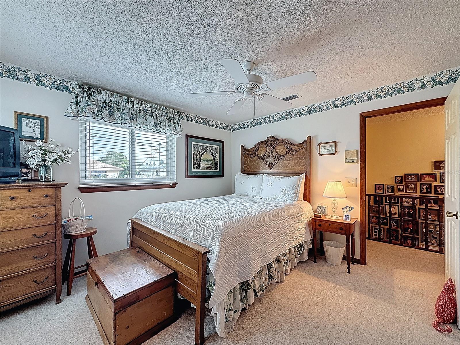 75 N CANAL DR, PALM HARBOR, FL, 34684