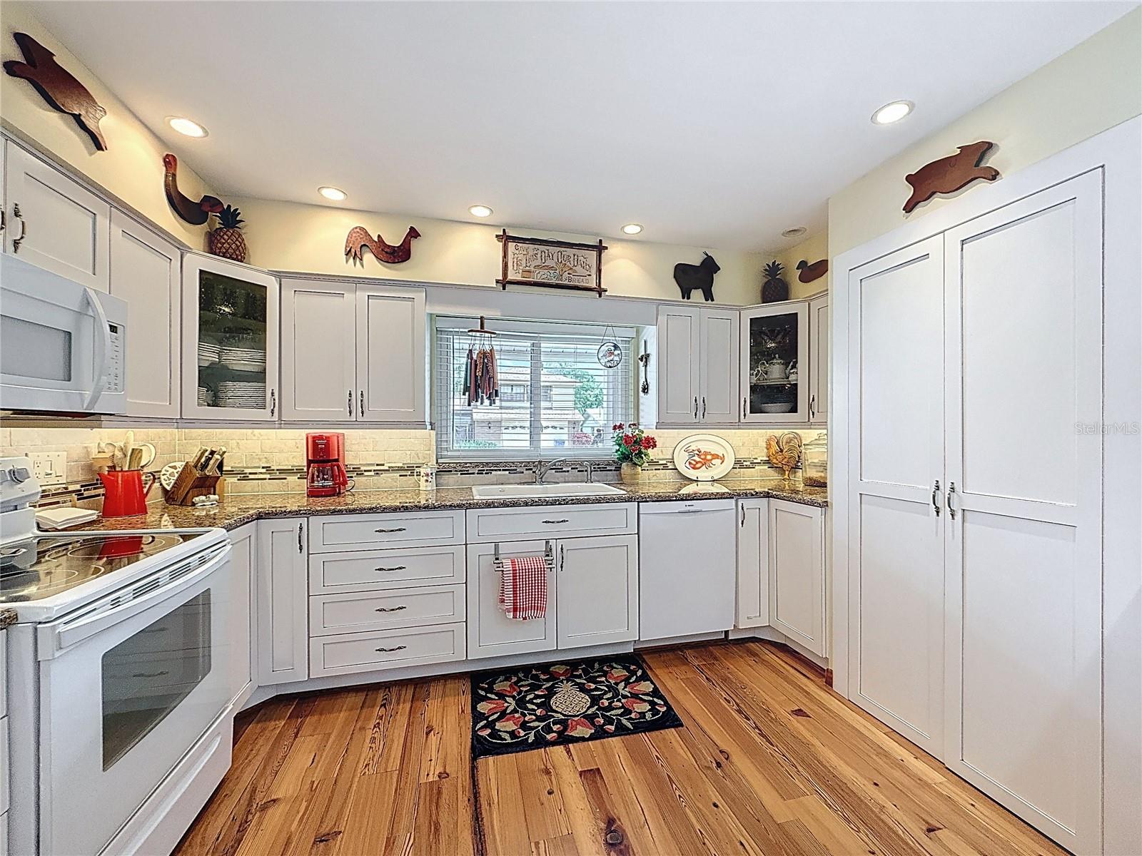 75 N CANAL DR, PALM HARBOR, FL, 34684