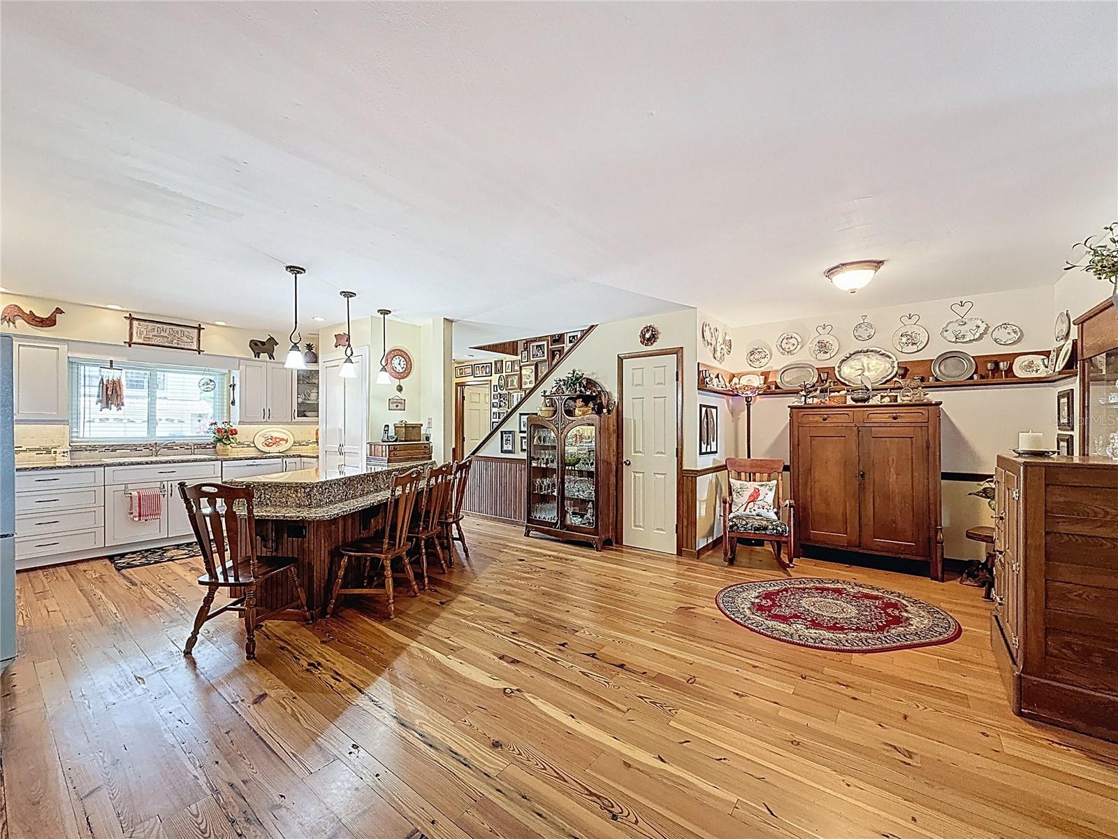 75 N CANAL DR, PALM HARBOR, FL, 34684