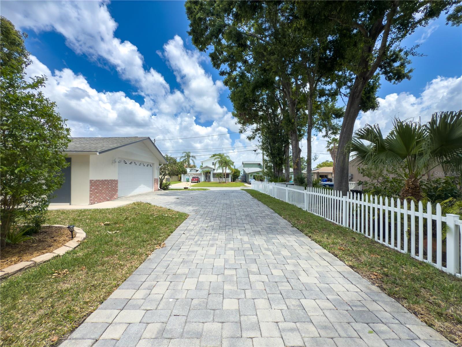 75 N CANAL DR, PALM HARBOR, FL, 34684