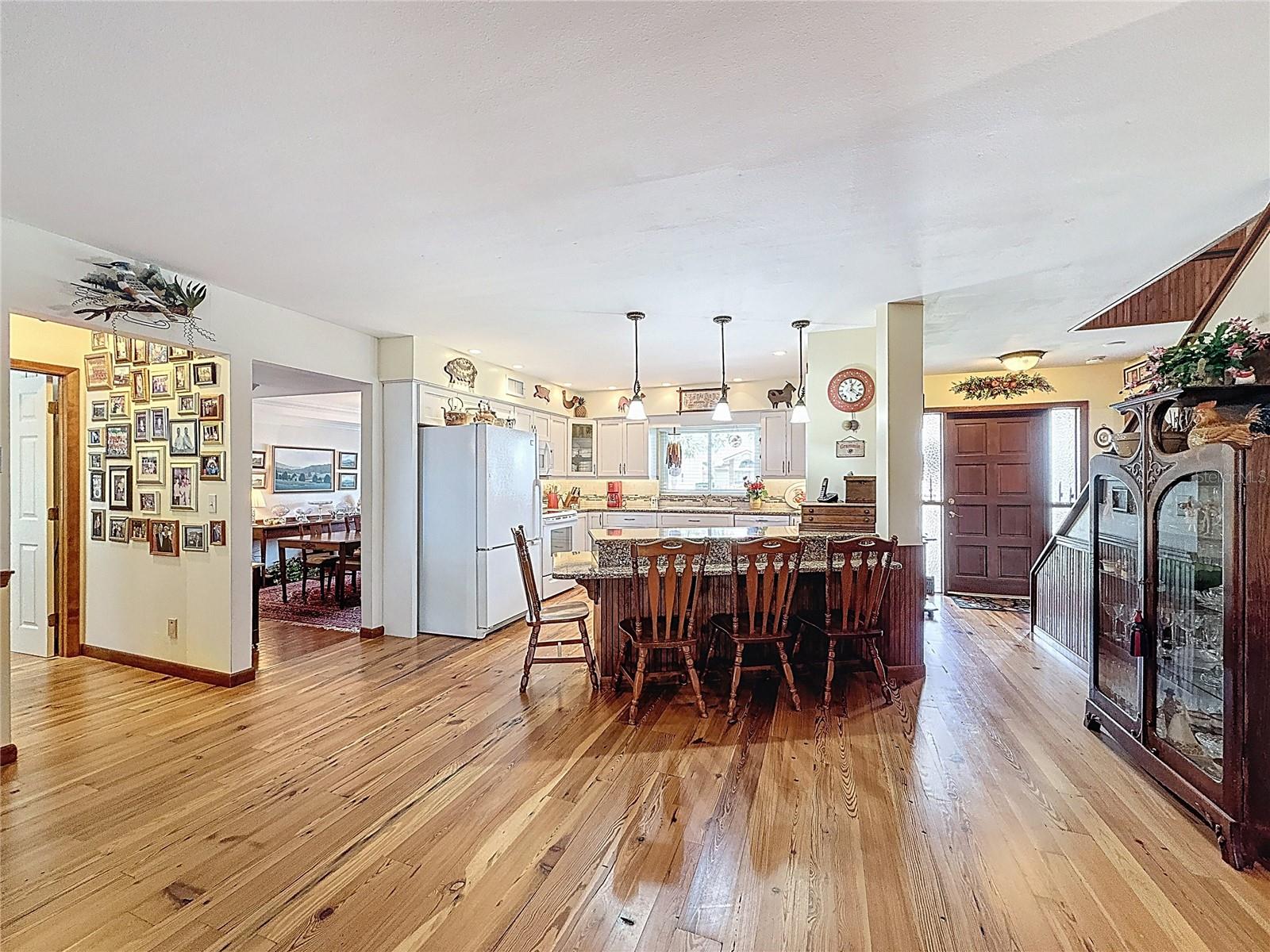 75 N CANAL DR, PALM HARBOR, FL, 34684