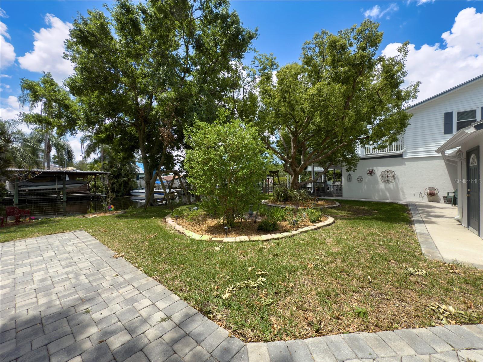 75 N CANAL DR, PALM HARBOR, FL, 34684