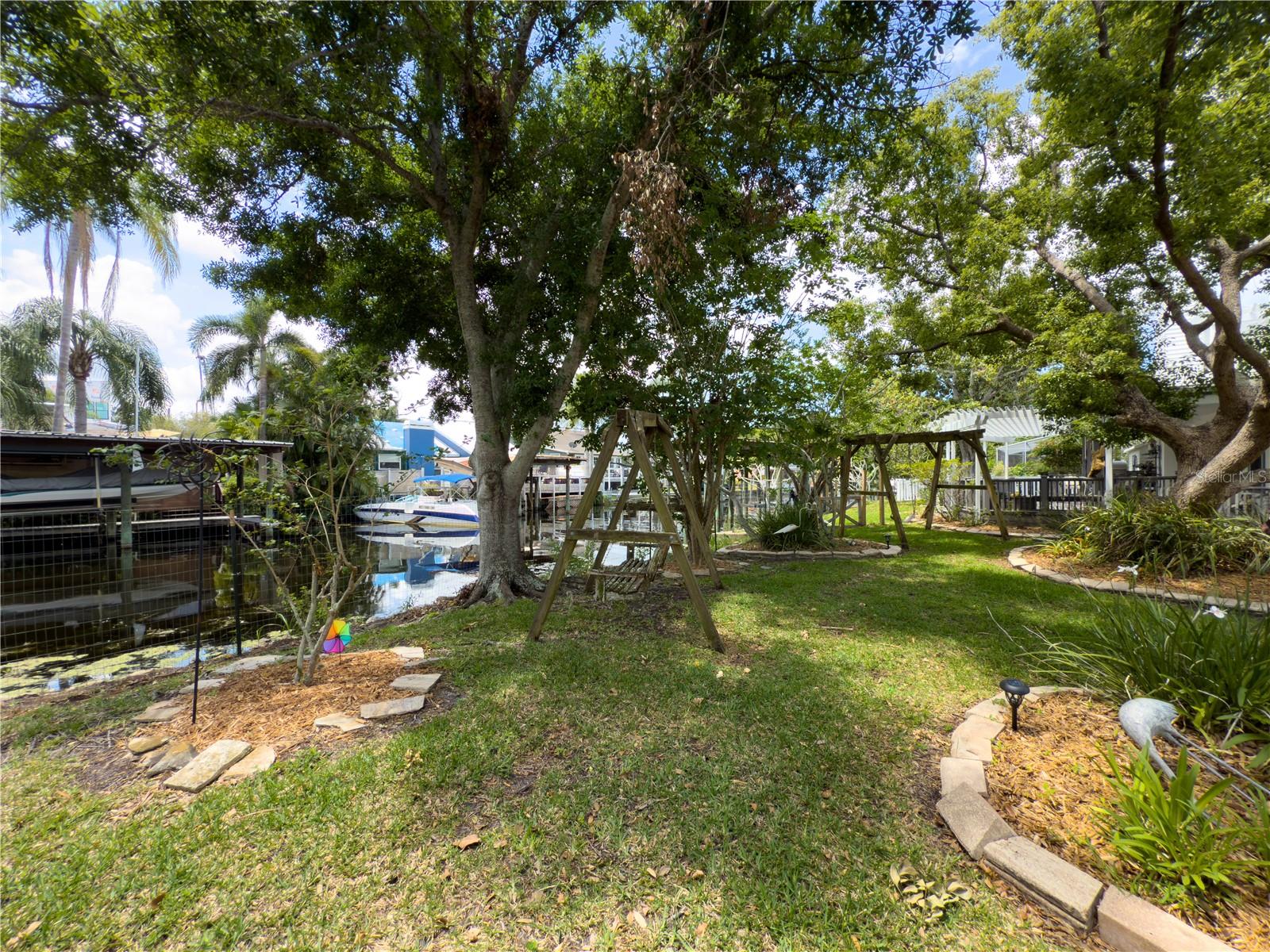 75 N CANAL DR, PALM HARBOR, FL, 34684