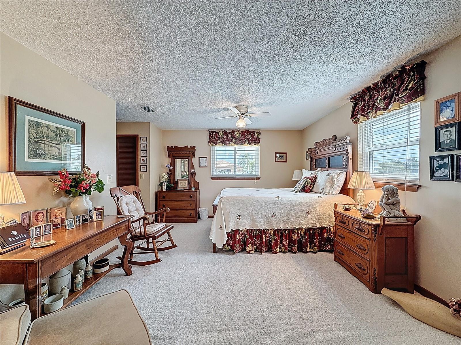 75 N CANAL DR, PALM HARBOR, FL, 34684