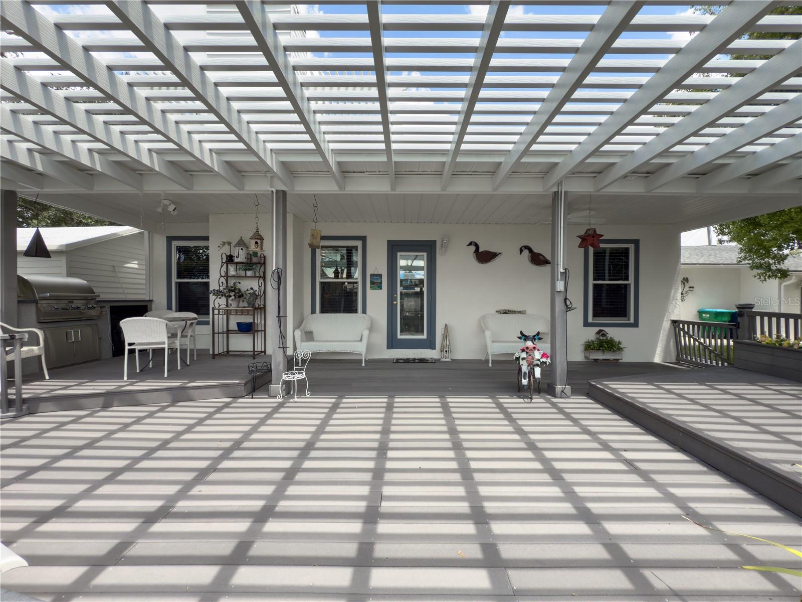 75 N CANAL DR, PALM HARBOR, FL, 34684