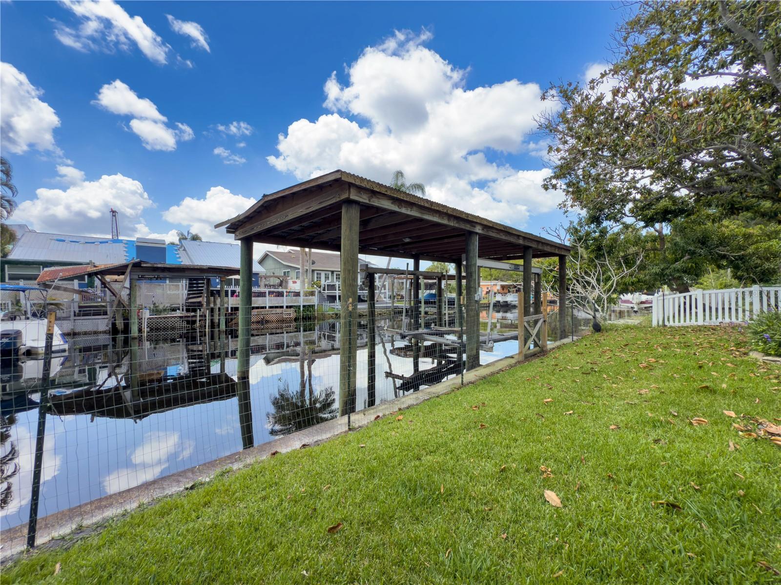 75 N CANAL DR, PALM HARBOR, FL, 34684