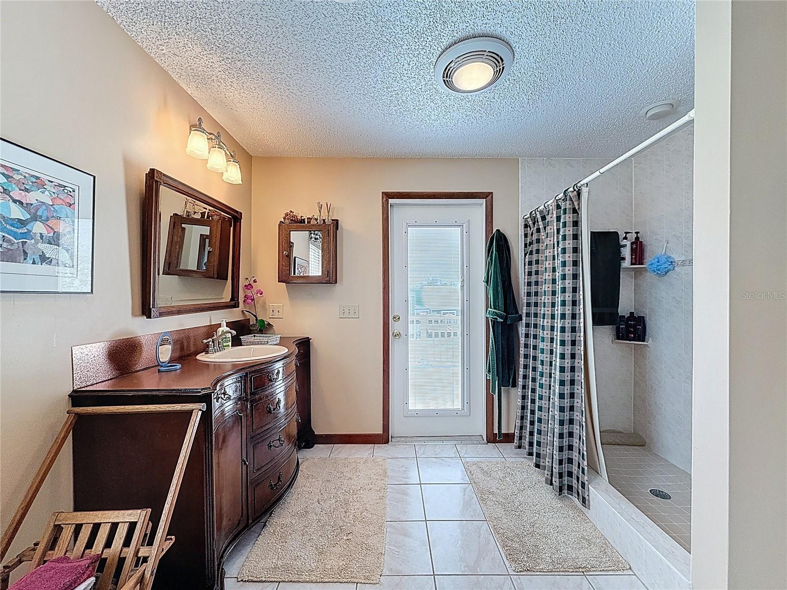 75 N CANAL DR, PALM HARBOR, FL, 34684