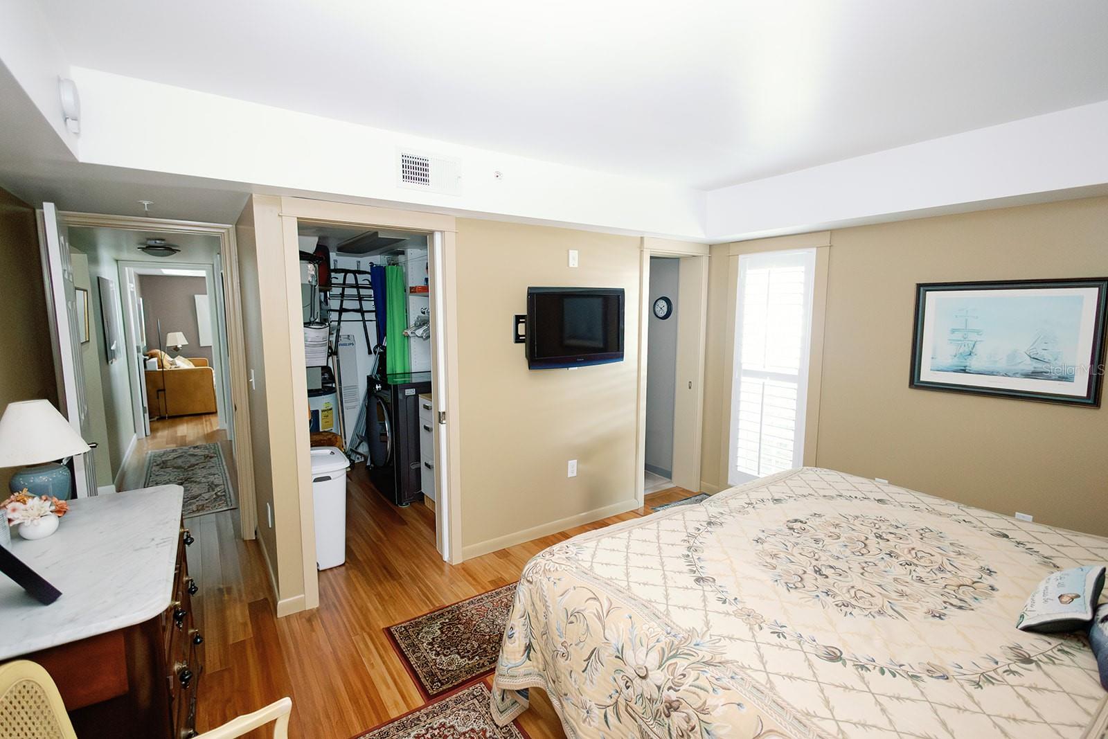 1975 W BAY DR #301, LARGO, FL, 33770