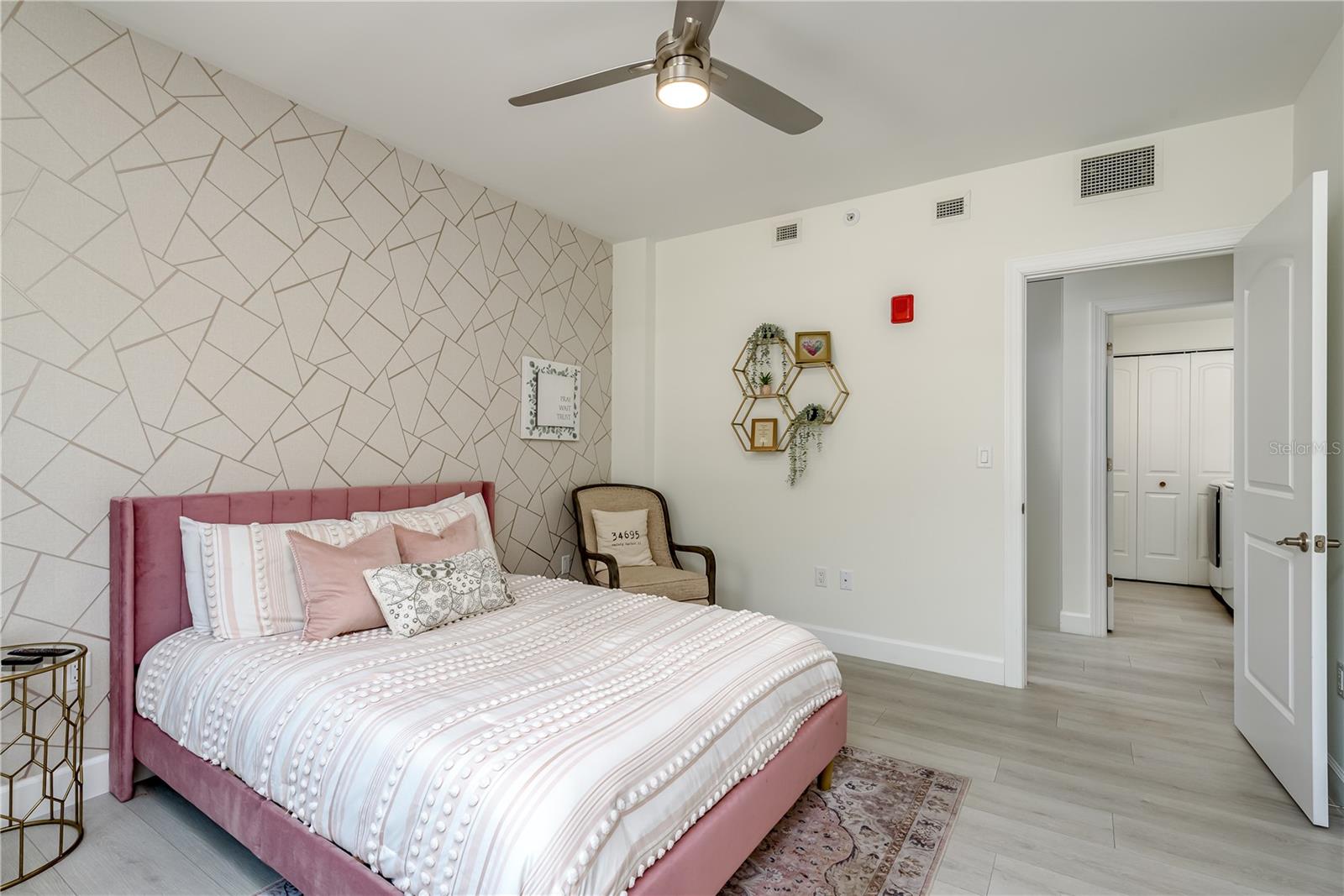 231 2ND ST S #201, SAFETY HARBOR, FL, 34695