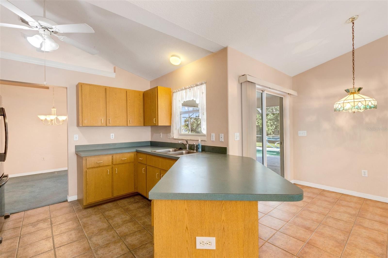 835 70TH DR E, SARASOTA, FL, 34243