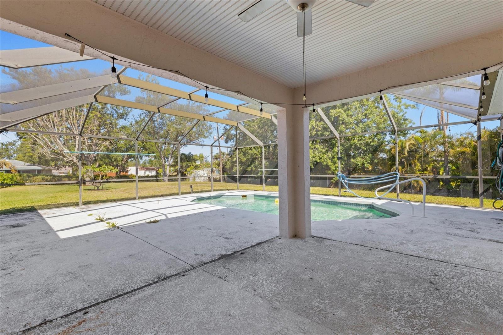 835 70TH DR E, SARASOTA, FL, 34243