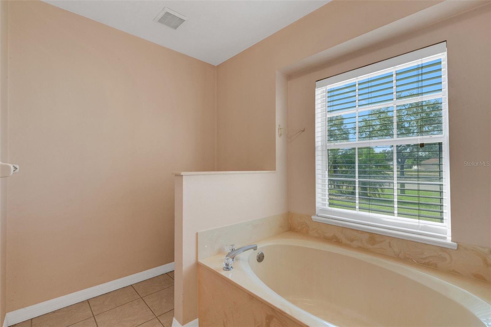 835 70TH DR E, SARASOTA, FL, 34243