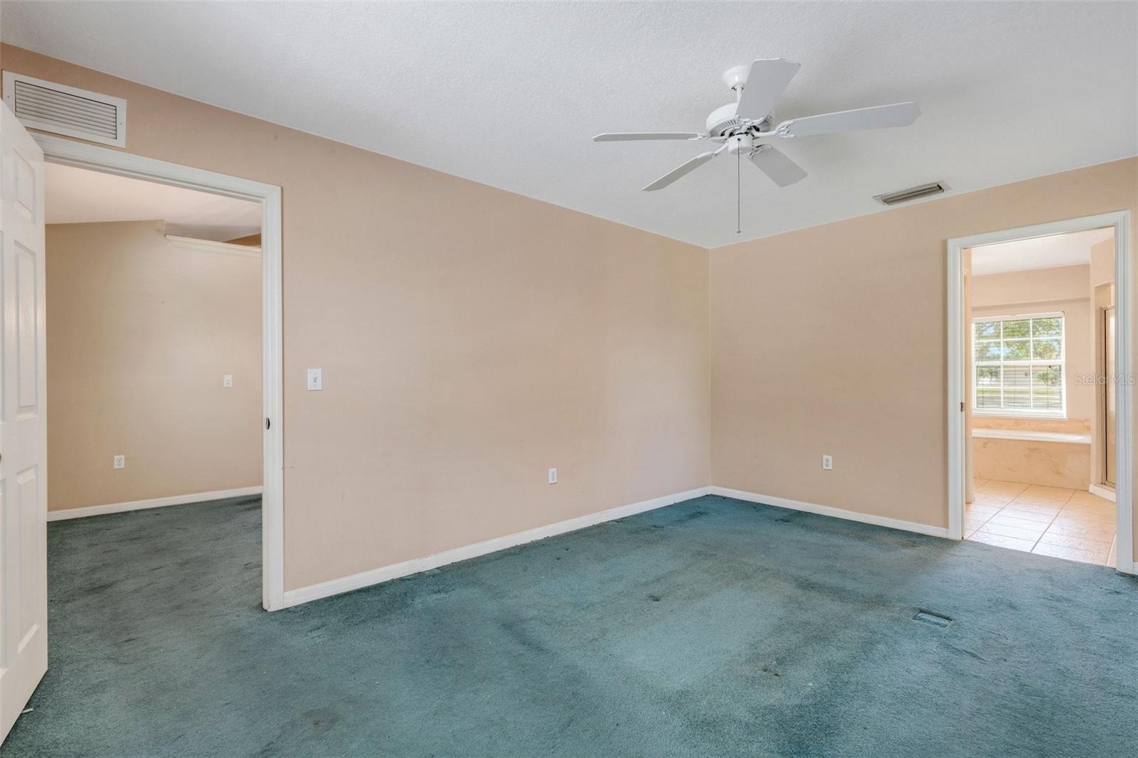 835 70TH DR E, SARASOTA, FL, 34243