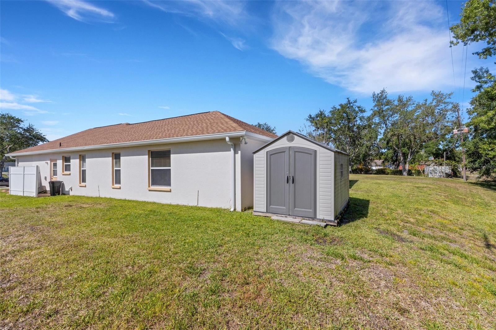 835 70TH DR E, SARASOTA, FL, 34243