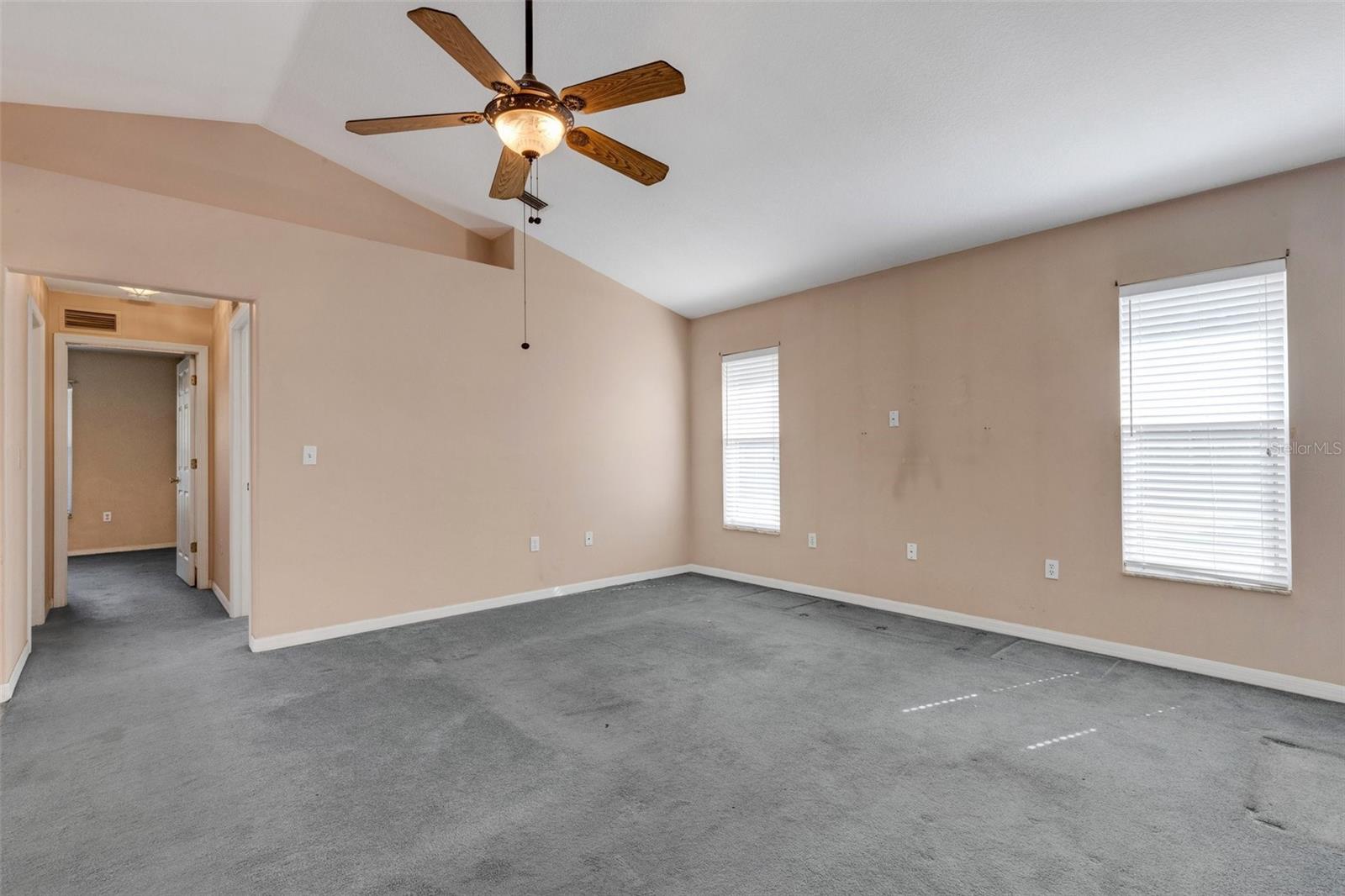 835 70TH DR E, SARASOTA, FL, 34243