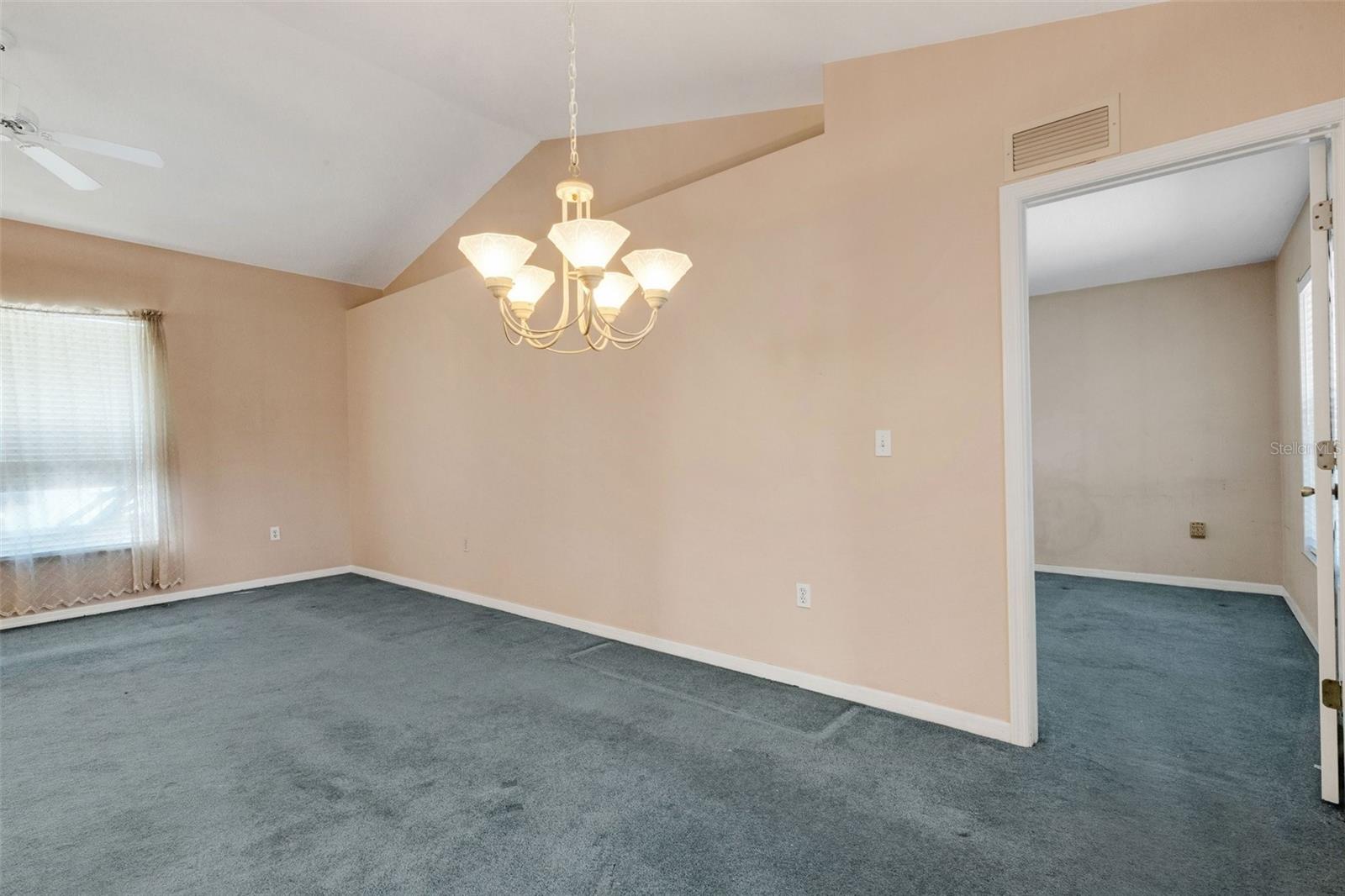 835 70TH DR E, SARASOTA, FL, 34243